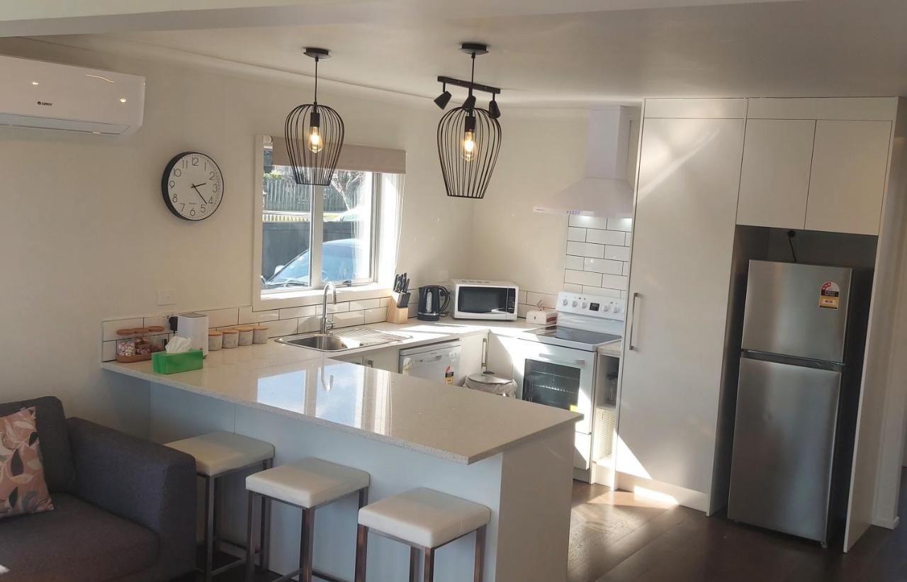 Cozy, New, Private 3 Bedroom Home Хамилтън Екстериор снимка