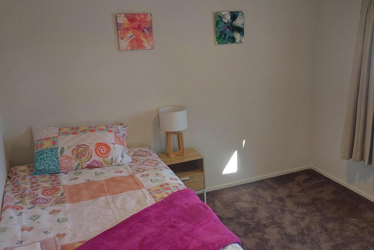 Cozy, New, Private 3 Bedroom Home Хамилтън Екстериор снимка